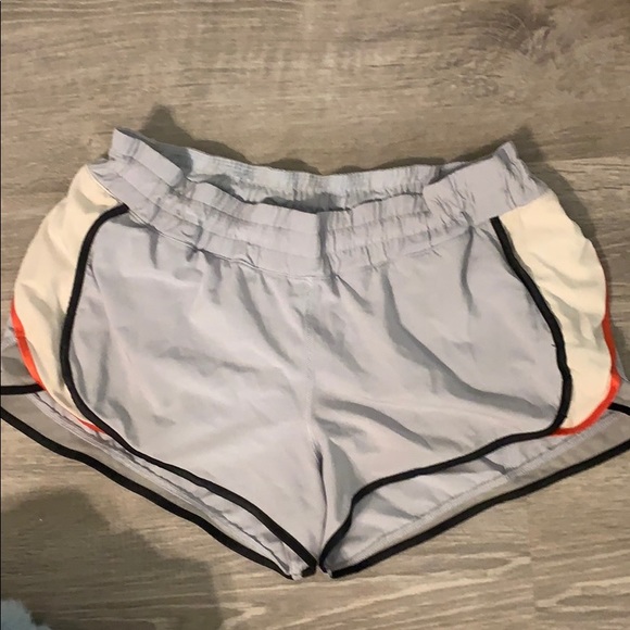 Lulu Lemon short shorts - Picture 3 of 4